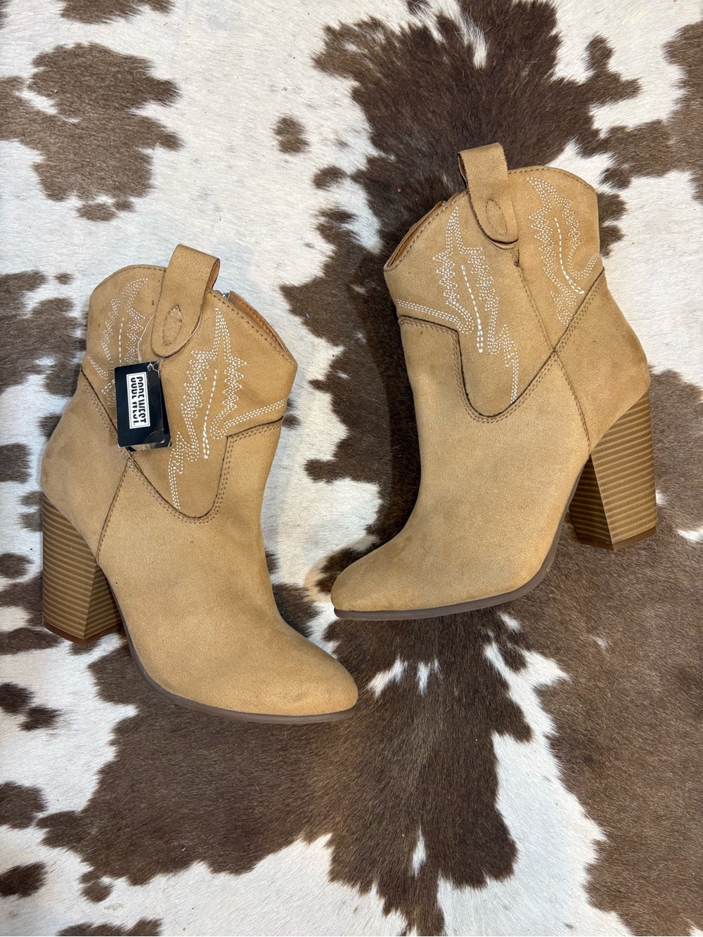 Women's Tan Faux Suede Western-Style Block Heel Booties